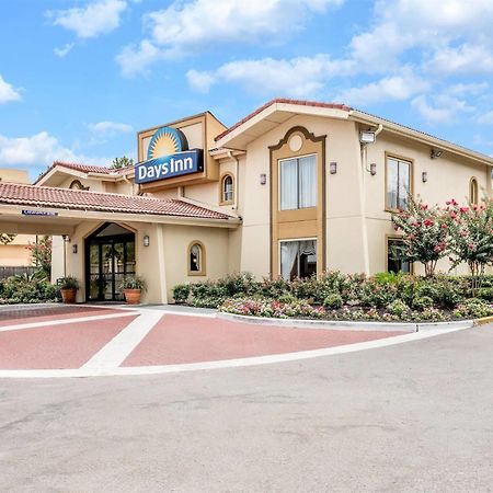 Days Inn By Wyndham Houston Extérieur photo