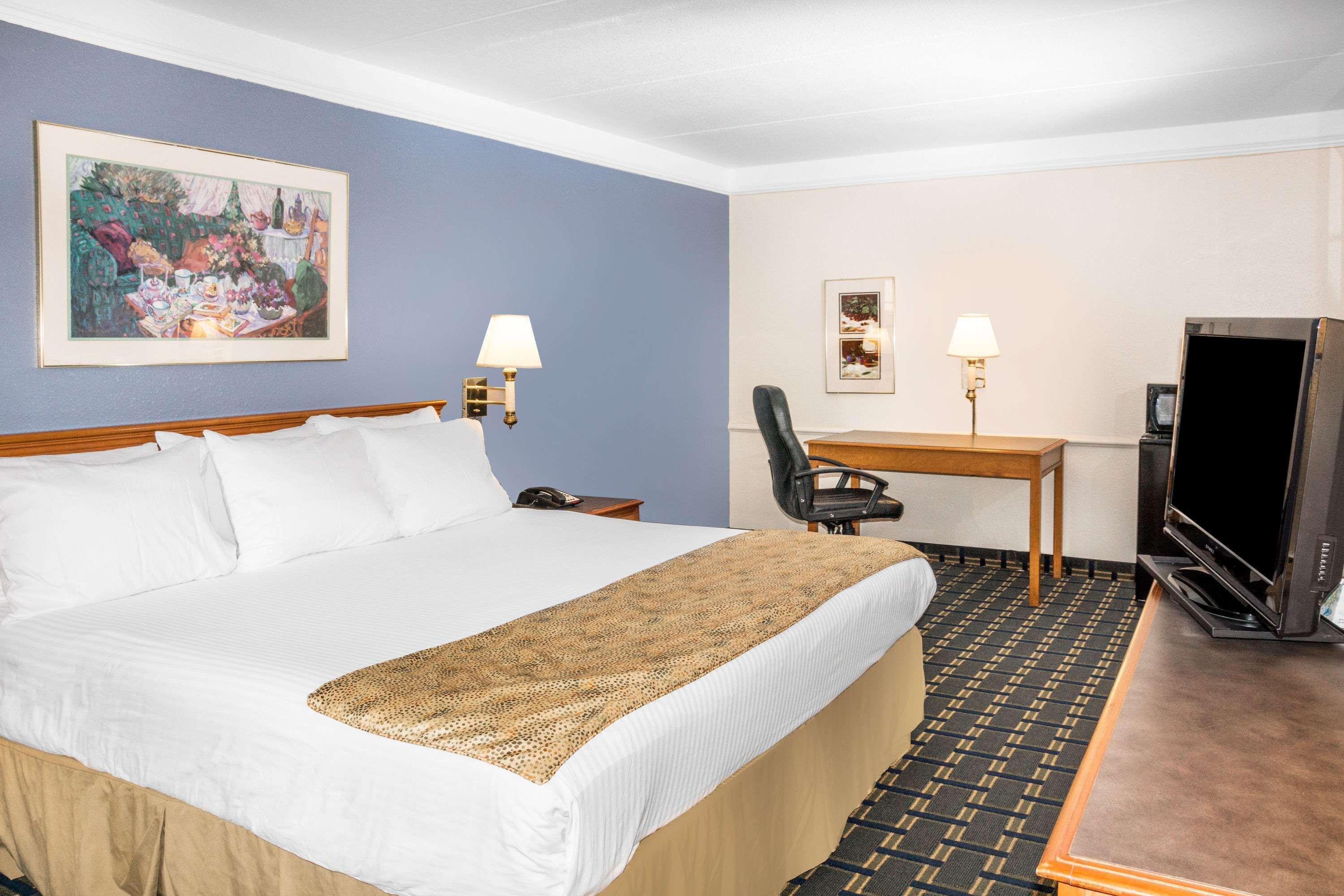Days Inn By Wyndham Houston Extérieur photo