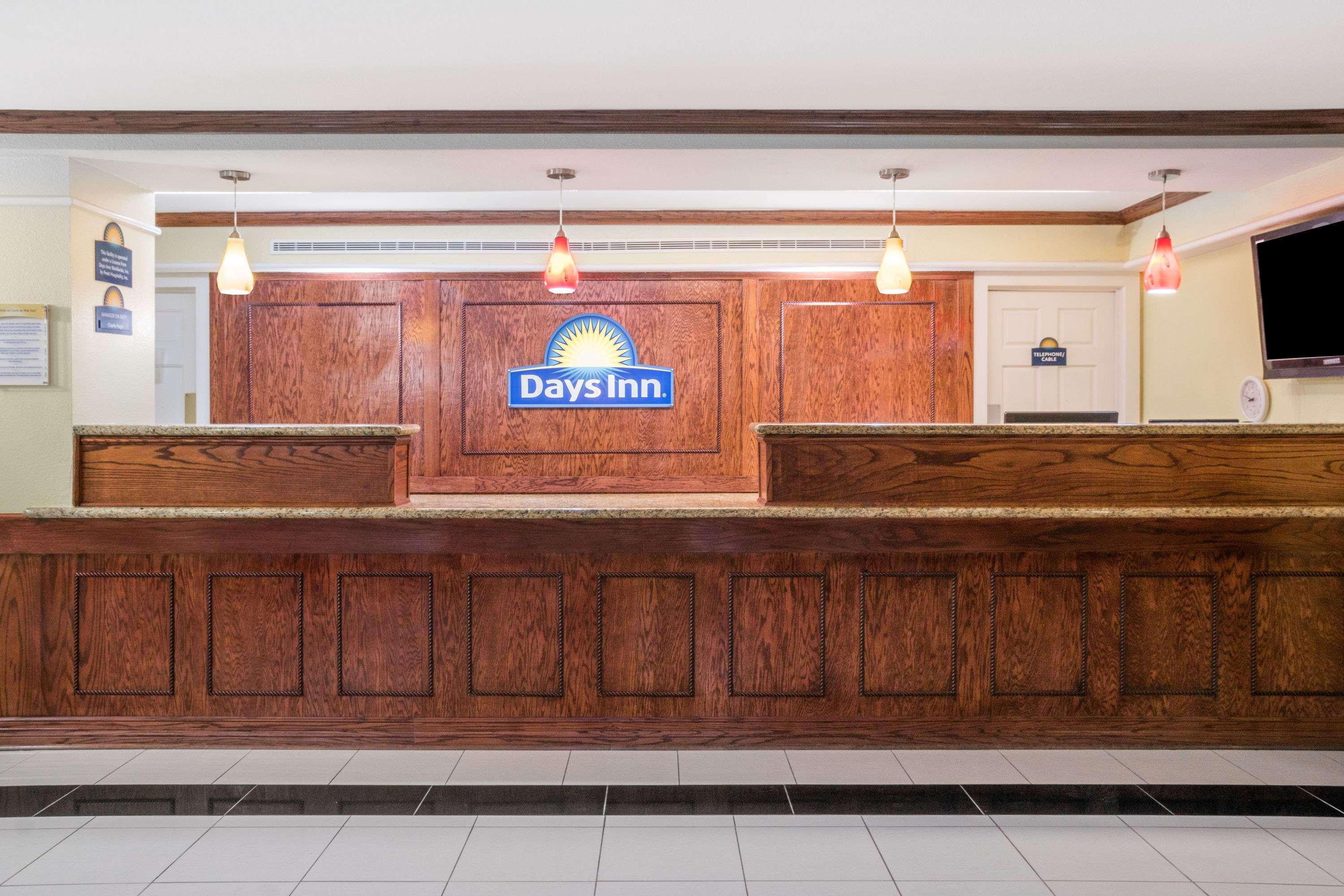 Days Inn By Wyndham Houston Extérieur photo
