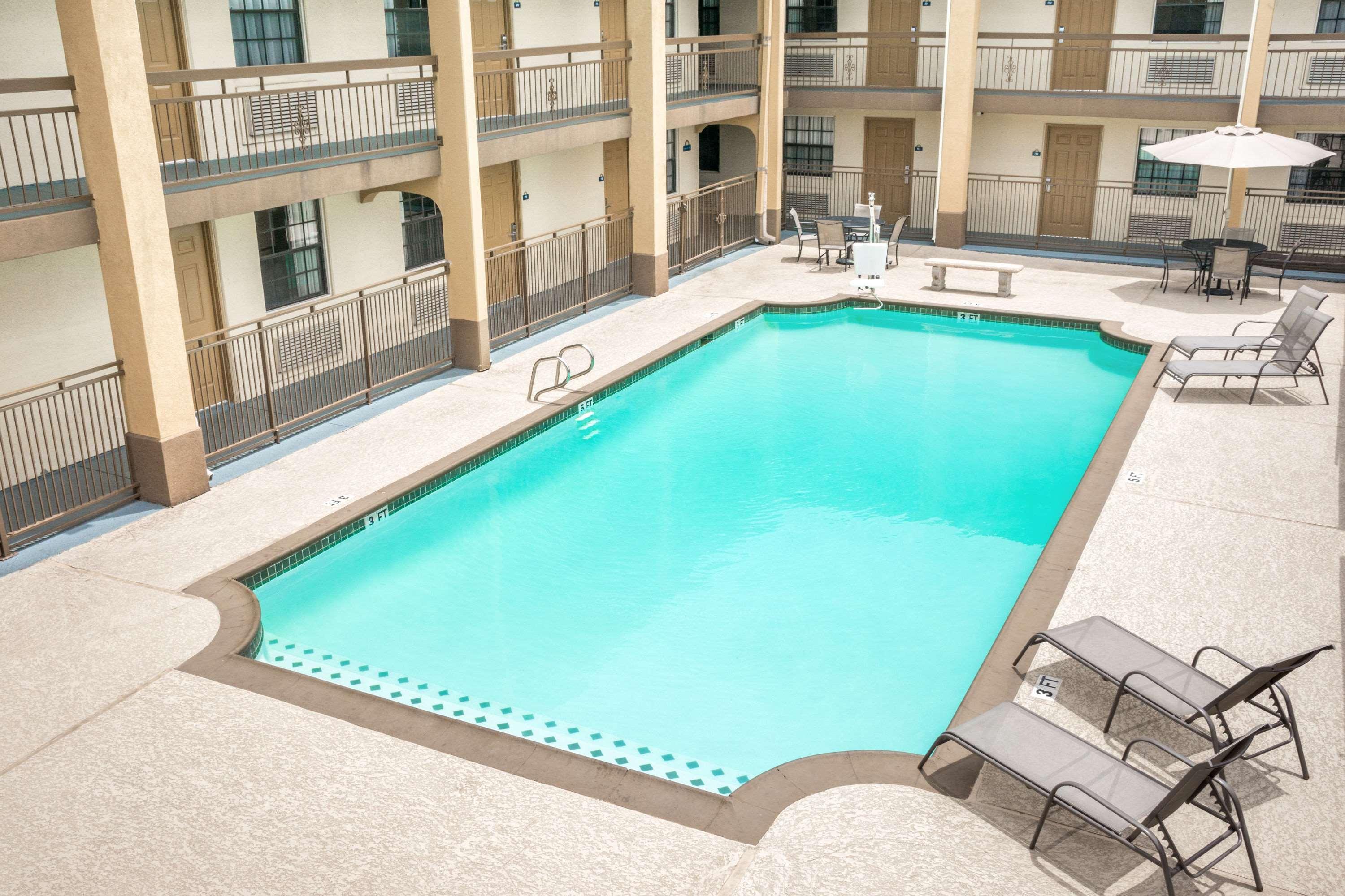 Days Inn By Wyndham Houston Extérieur photo