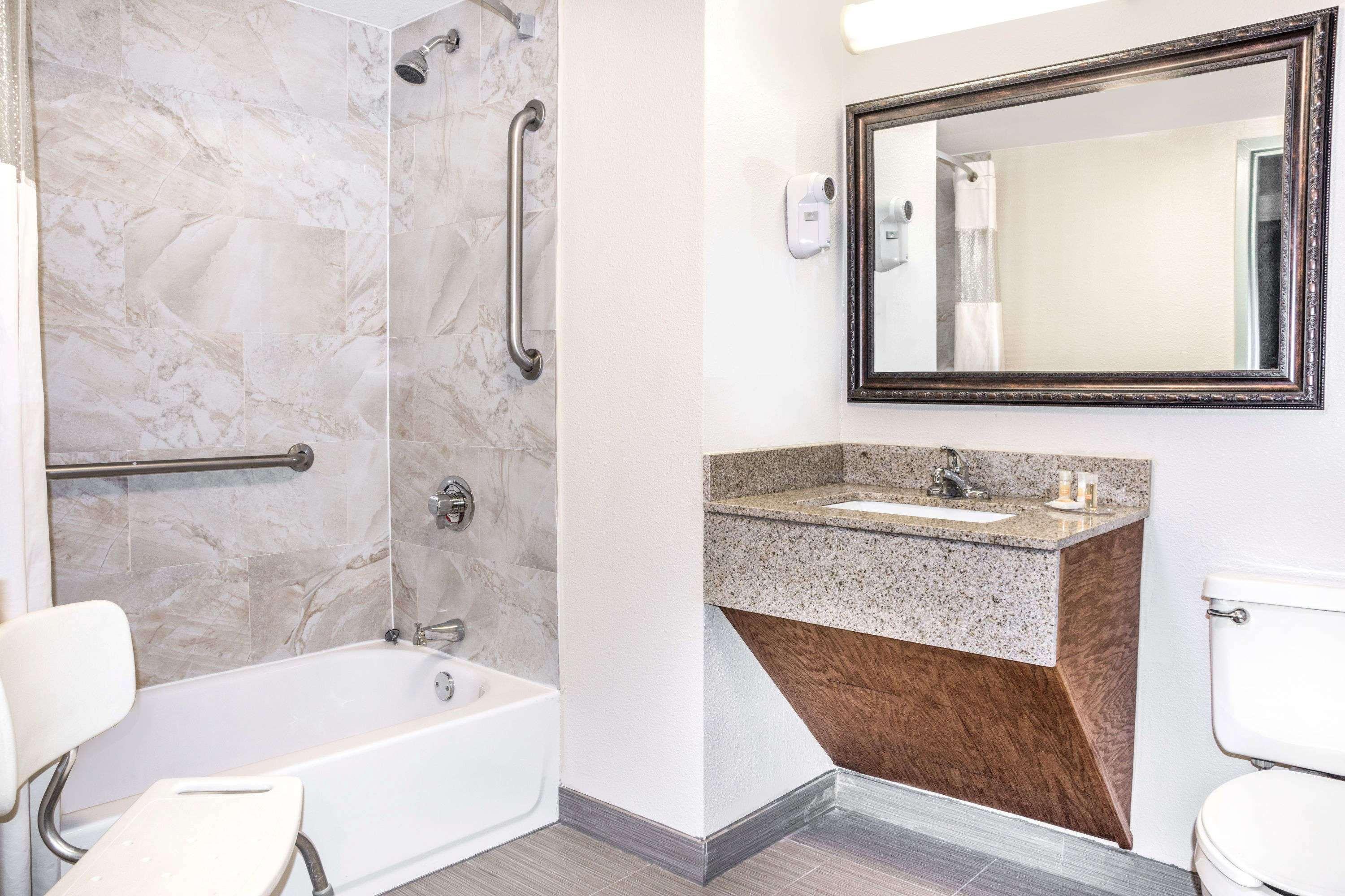 Days Inn By Wyndham Houston Extérieur photo