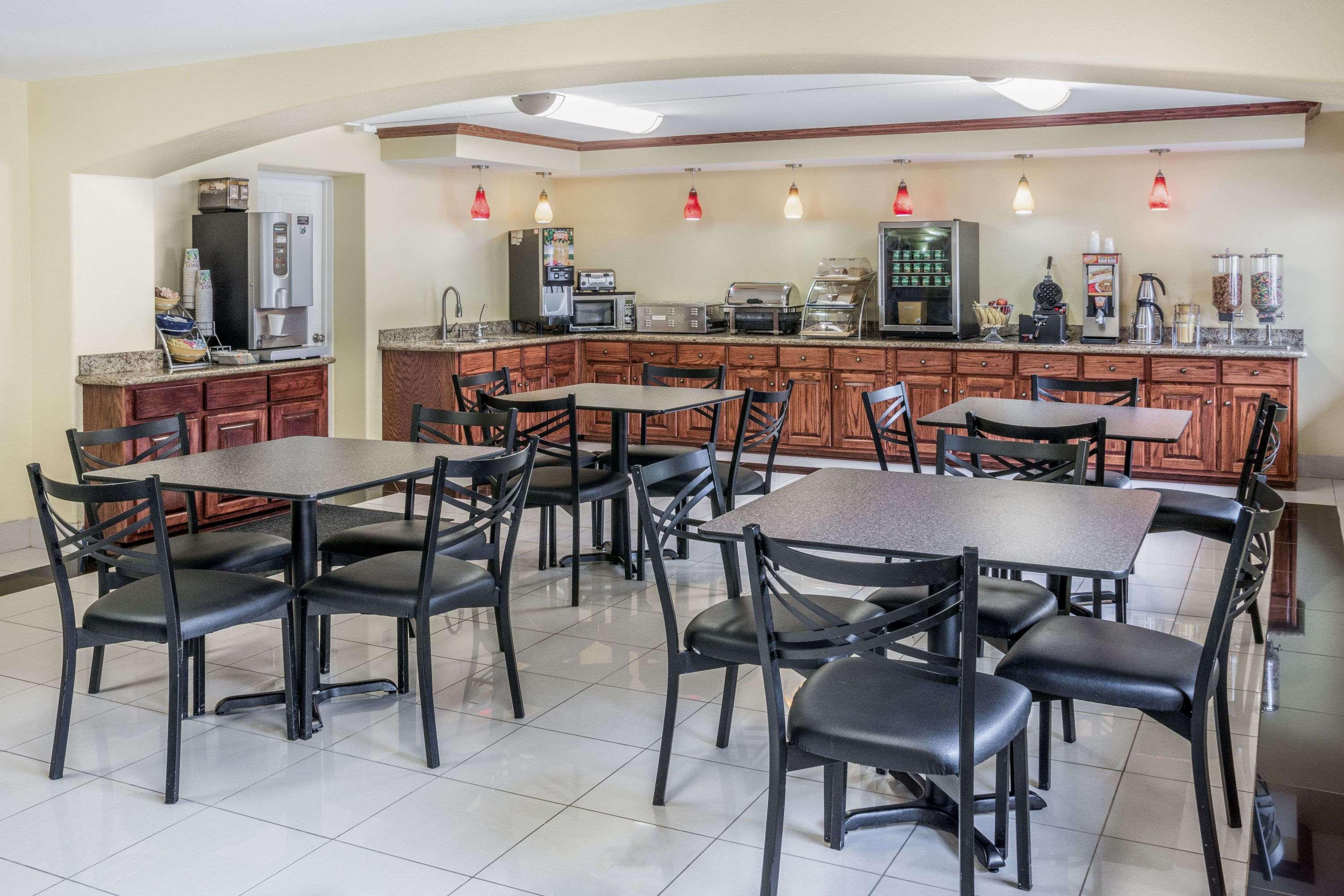 Days Inn By Wyndham Houston Extérieur photo