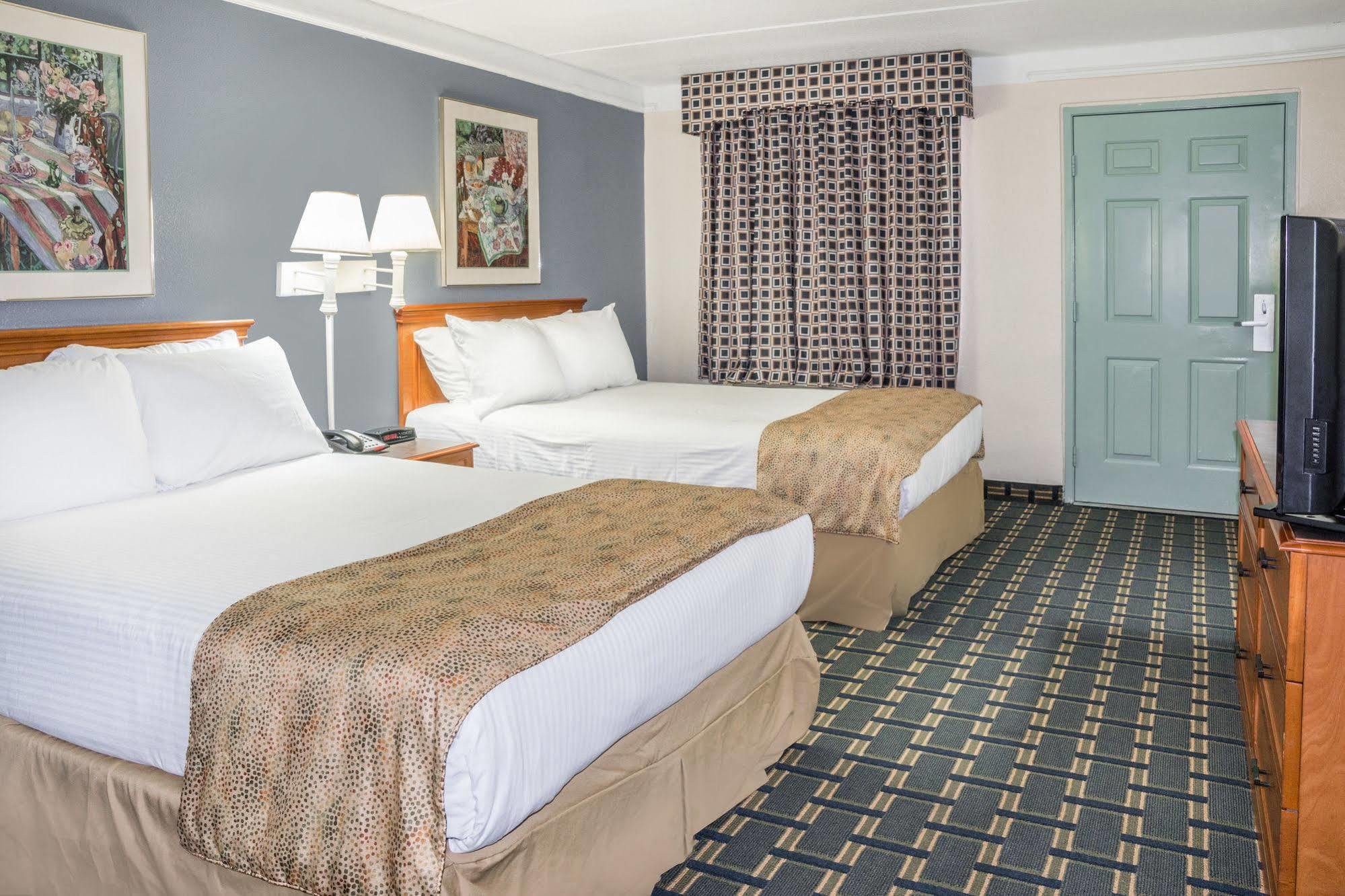 Days Inn By Wyndham Houston Extérieur photo