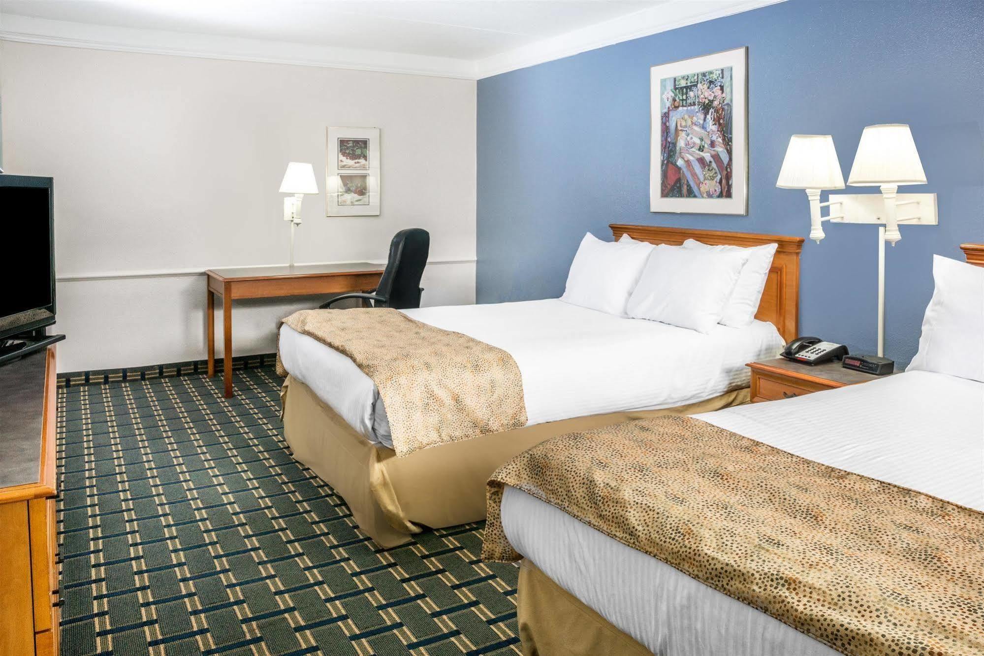 Days Inn By Wyndham Houston Extérieur photo