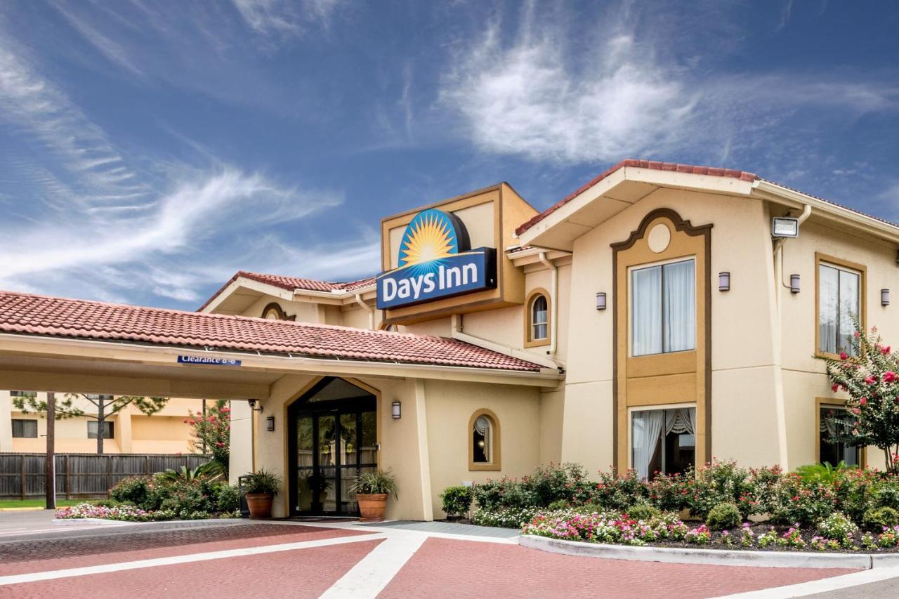 Days Inn By Wyndham Houston Extérieur photo